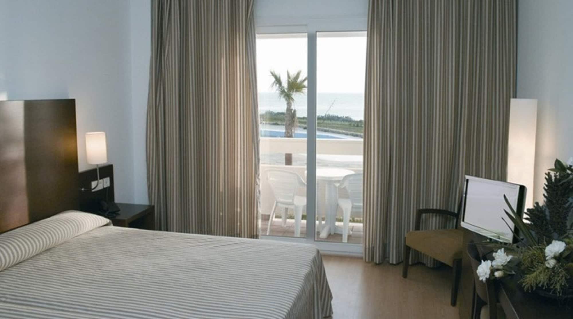 Hotel Garbi Costa Luz à Conil De La Frontera Extérieur photo