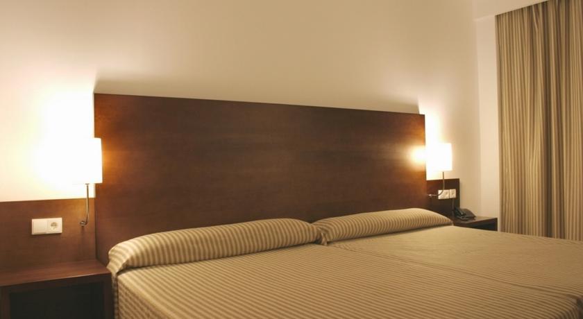Hotel Garbi Costa Luz à Conil De La Frontera Extérieur photo